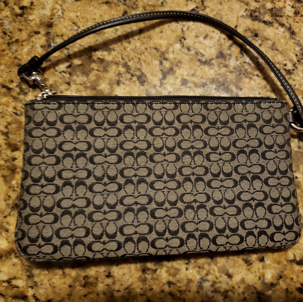 Coach - Picture 3 of 3